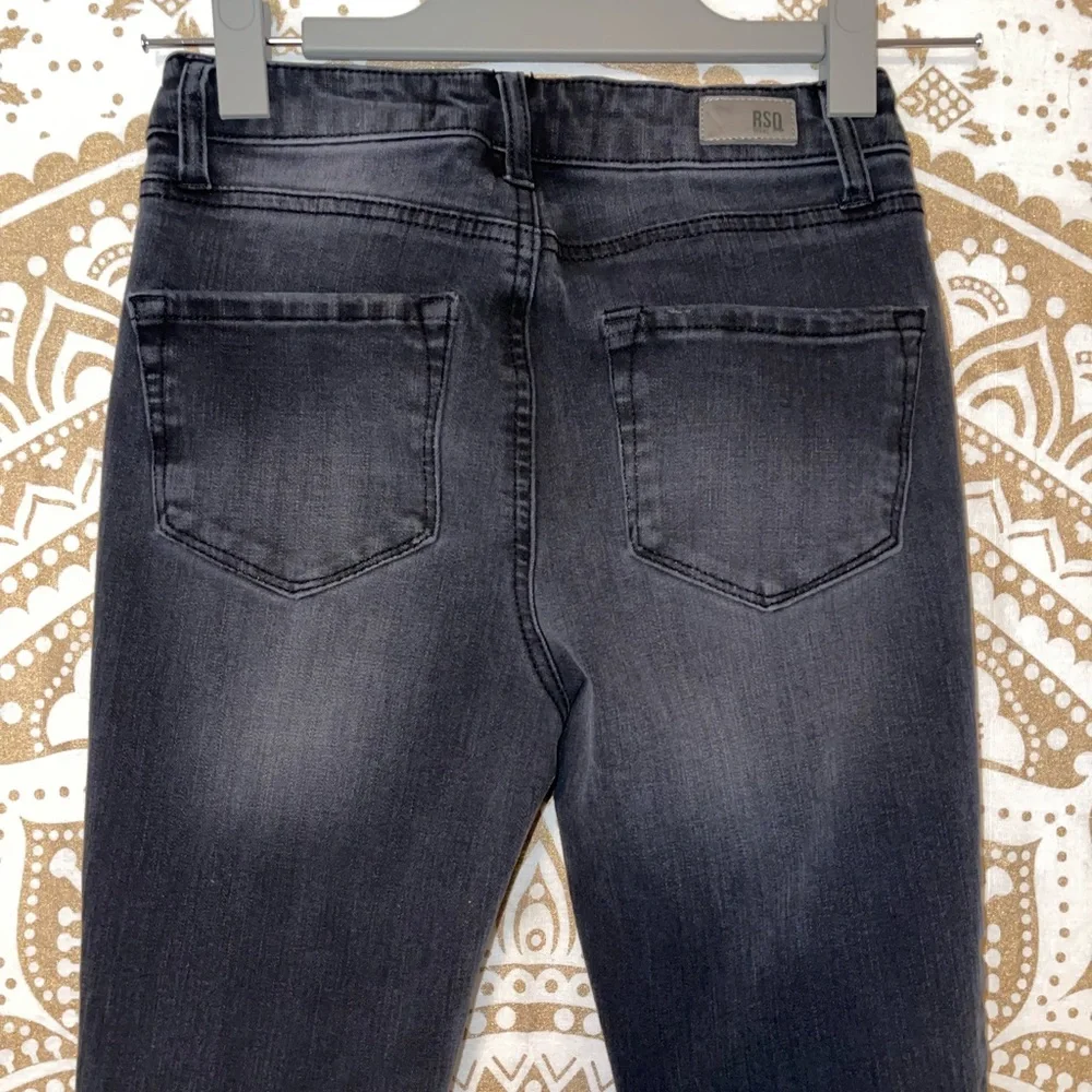 “RSQ” LADIES BUTTON UP CALI HI-RISE BLACK JEANS, SIZE 0 (24) - Picture 4 of 7